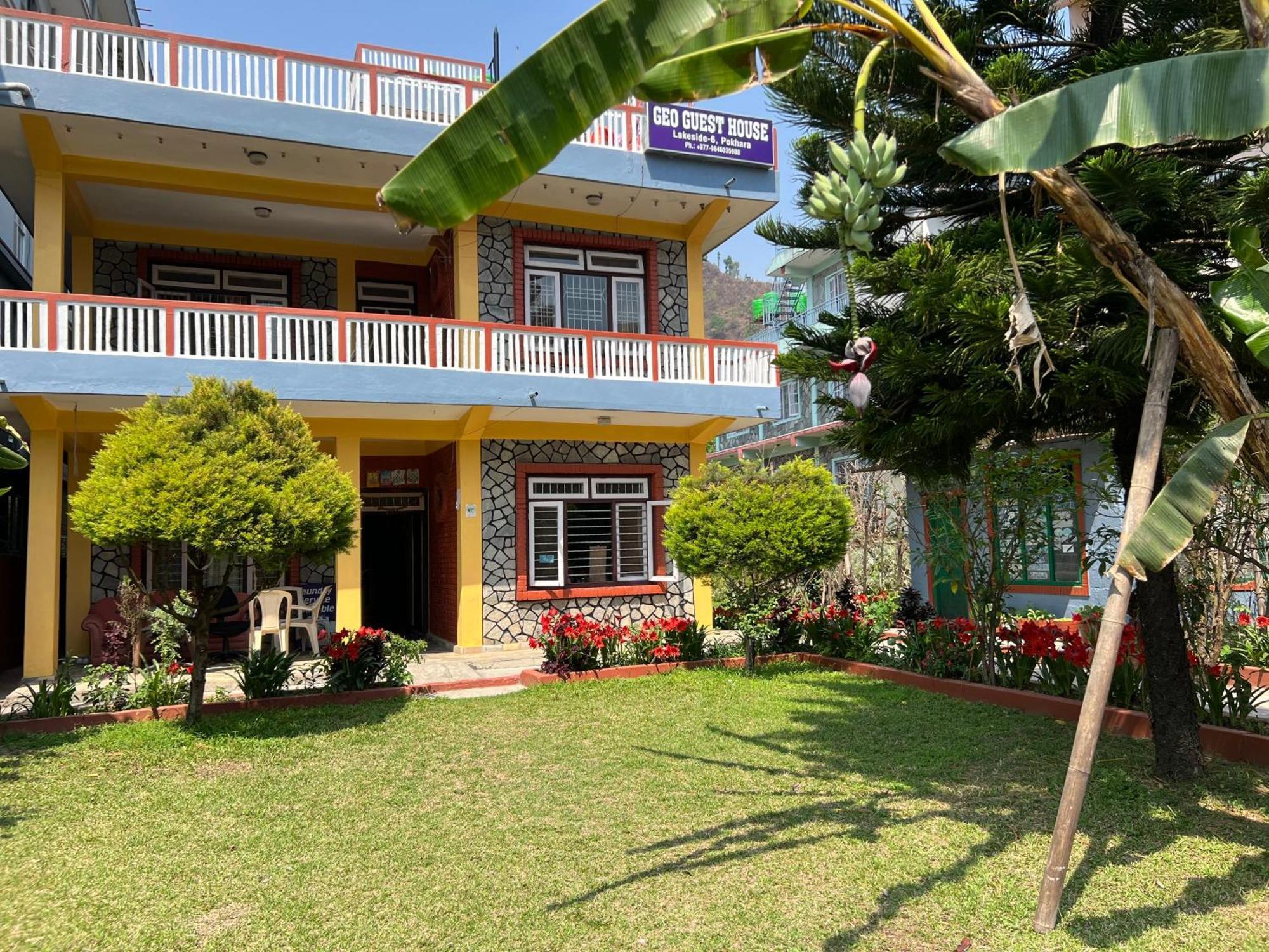 Geo Guest House Покхара Экстерьер фото